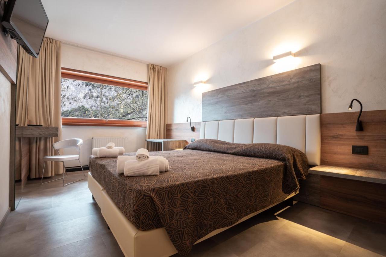 Hotel Ciclamino เปียตรามูราตา ภายนอก รูปภาพ