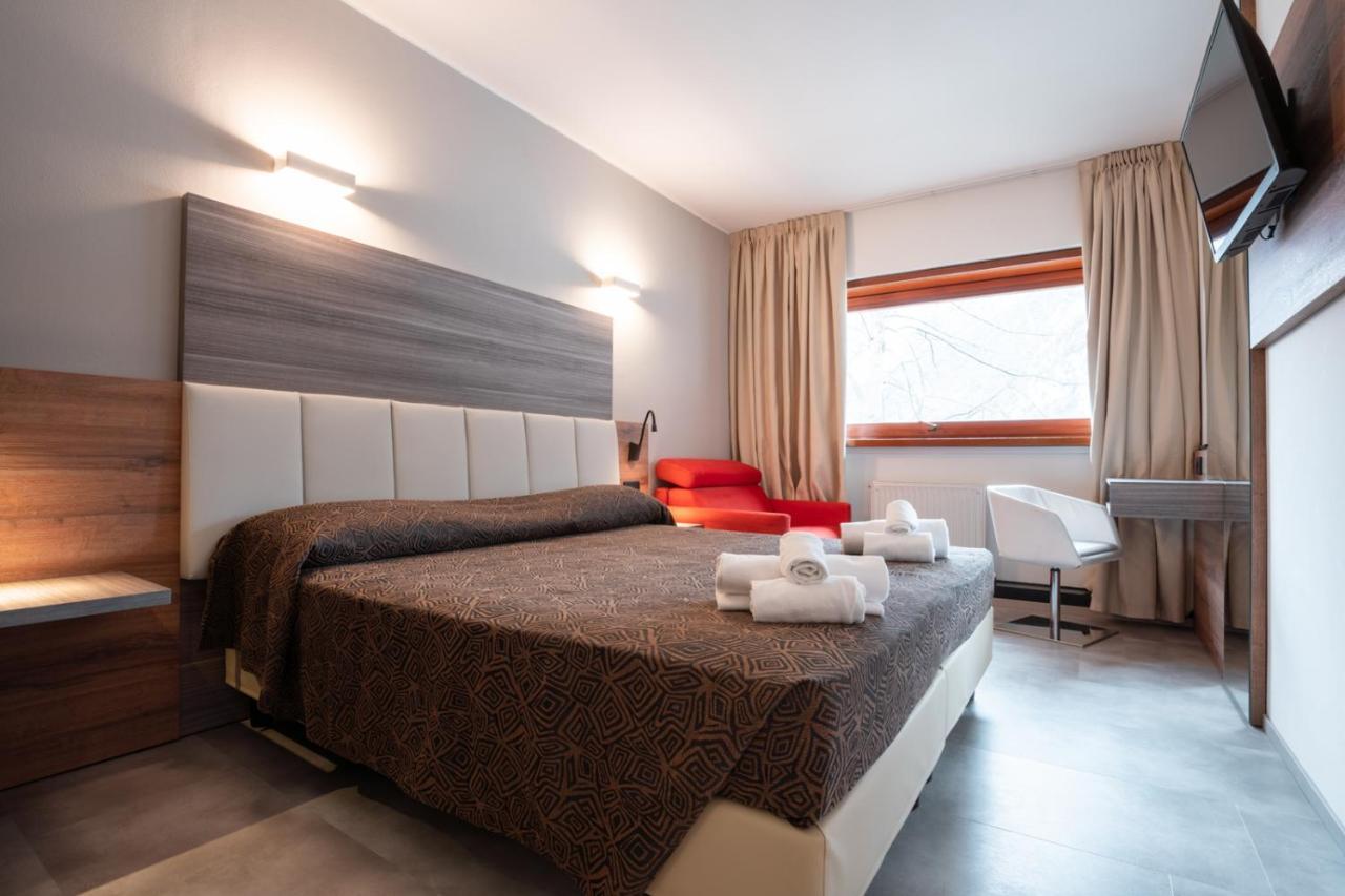 Hotel Ciclamino เปียตรามูราตา ภายนอก รูปภาพ