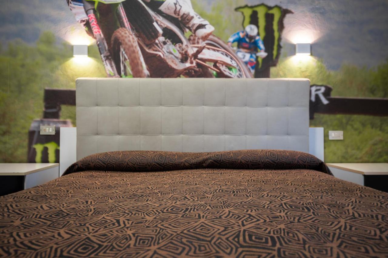 Hotel Ciclamino เปียตรามูราตา ภายนอก รูปภาพ