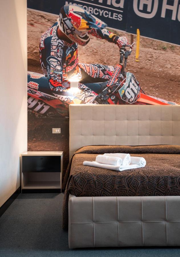 Hotel Ciclamino เปียตรามูราตา ภายนอก รูปภาพ