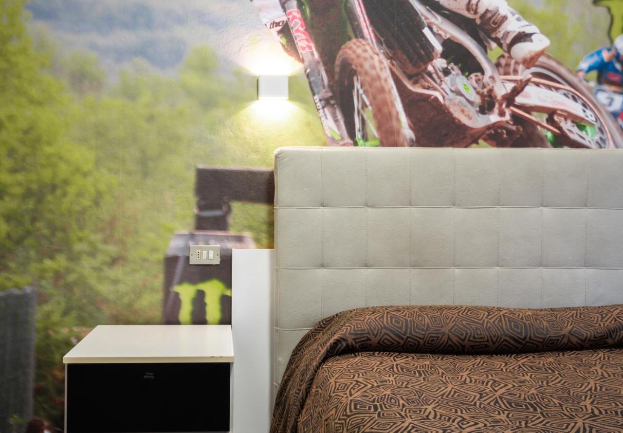Hotel Ciclamino เปียตรามูราตา ภายนอก รูปภาพ